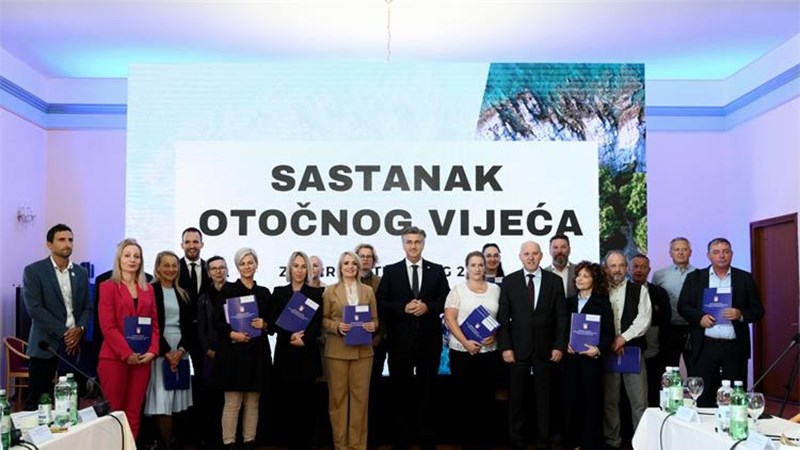 Plenković: U proteklih sedam godina u brojne projekte na hrvatskim otocima uloženo je tri milijarde eura